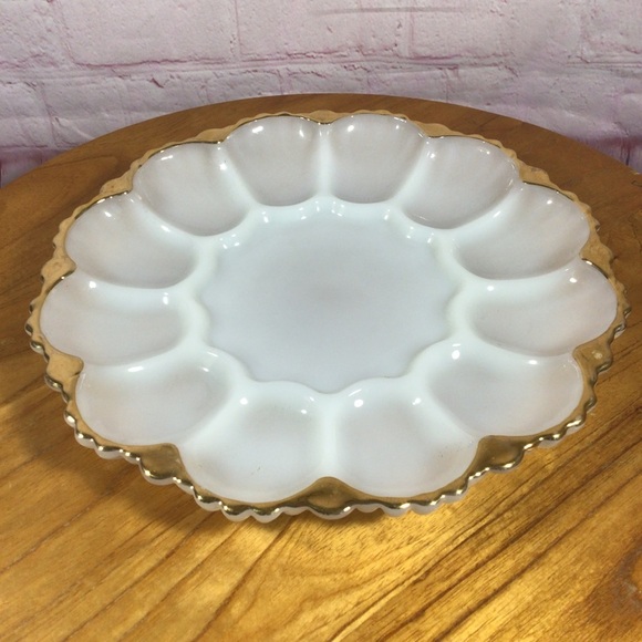 Vintage Anchor Hocking Milk Glass Deviled Egg Platter with Gold Gilt - Picture 2 of 5